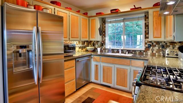333 Grizzly Road Lake Arrowhead, CA 92352 - Photo 10 of 36 Gallery Image 10