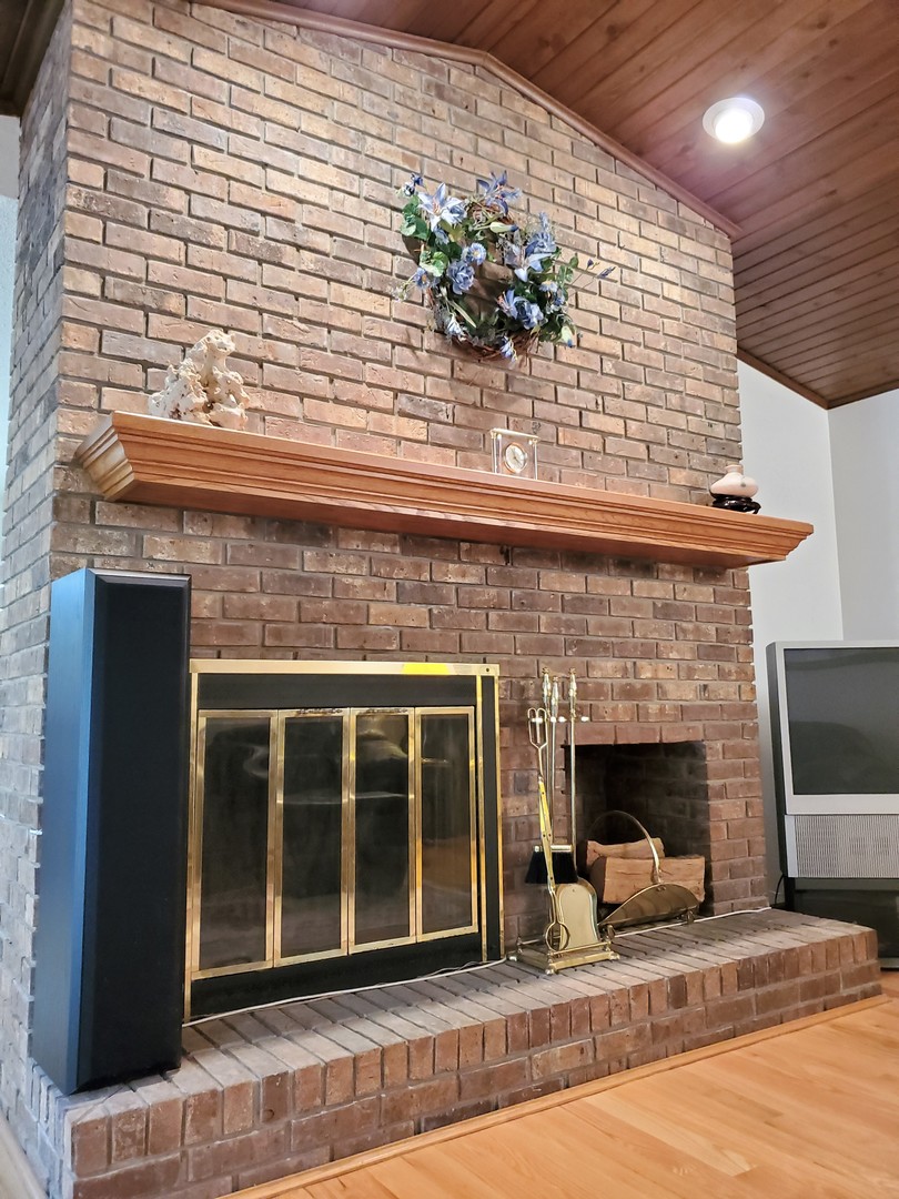 1013 Galen Drive Champaign, IL 61821 - Photo 14 of 68