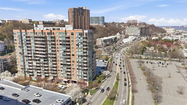 $899,000 | 1008 Hudson Park, Edgewater, NJ 07020