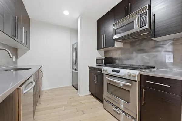 $899,000 | 1008 Hudson Park, Edgewater, NJ 07020