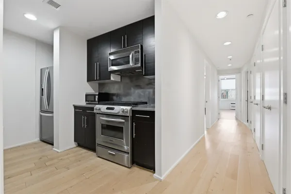 $899,000 | 1008 Hudson Park, Edgewater, NJ 07020