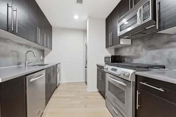 $899,000 | 1008 Hudson Park, Edgewater, NJ 07020