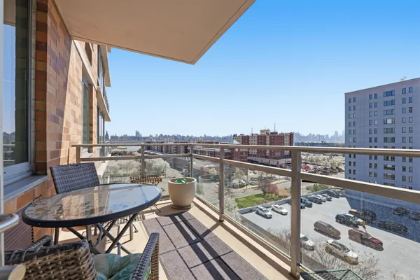 $899,000 | 1008 Hudson Park, Edgewater, NJ 07020