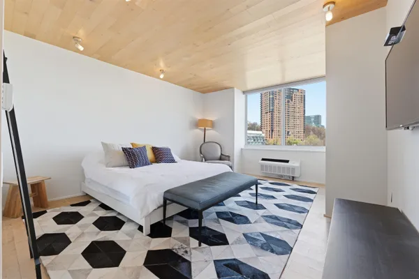 $899,000 | 1008 Hudson Park, Edgewater, NJ 07020