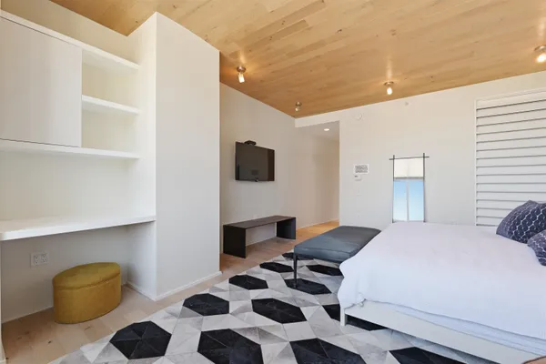 $899,000 | 1008 Hudson Park, Edgewater, NJ 07020