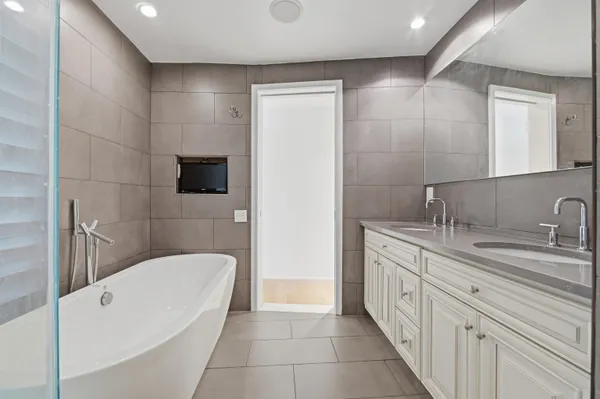 $899,000 | 1008 Hudson Park, Edgewater, NJ 07020