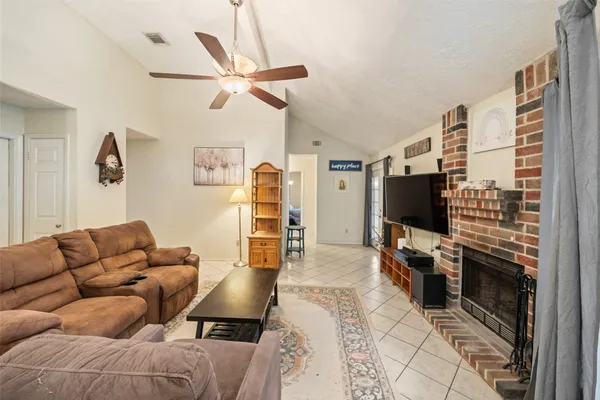 $1,850 | 12114 Westwold Drive, Tomball, TX 77377