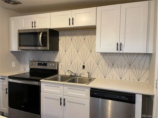 $530,000 | 1124 Dallas Street, Aurora, CO 80010