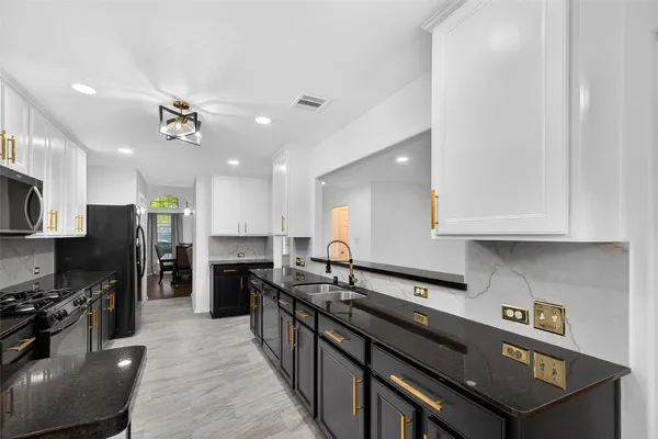 $2,800 | 15807 Sonoma Park Drive, Houston, TX 77049