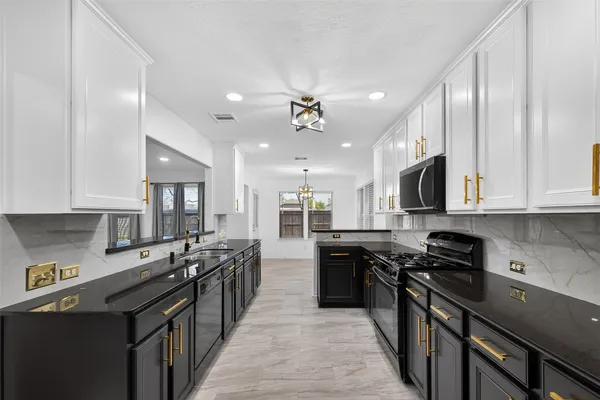 $2,800 | 15807 Sonoma Park Drive, Houston, TX 77049