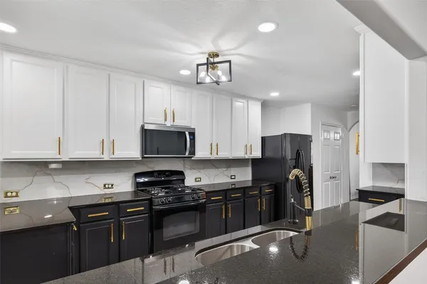 $2,800 | 15807 Sonoma Park Drive, Houston, TX 77049