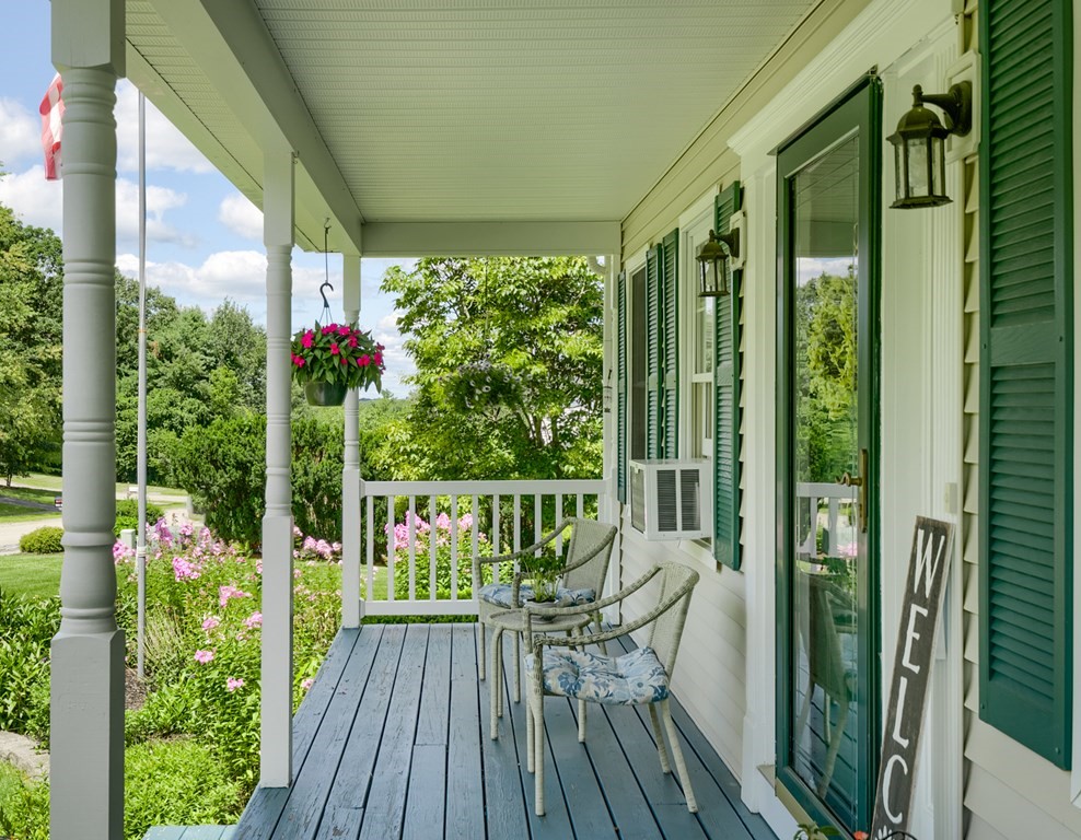 8 10 Rod Road Rutland, MA 01543 - Photo 3 of 32