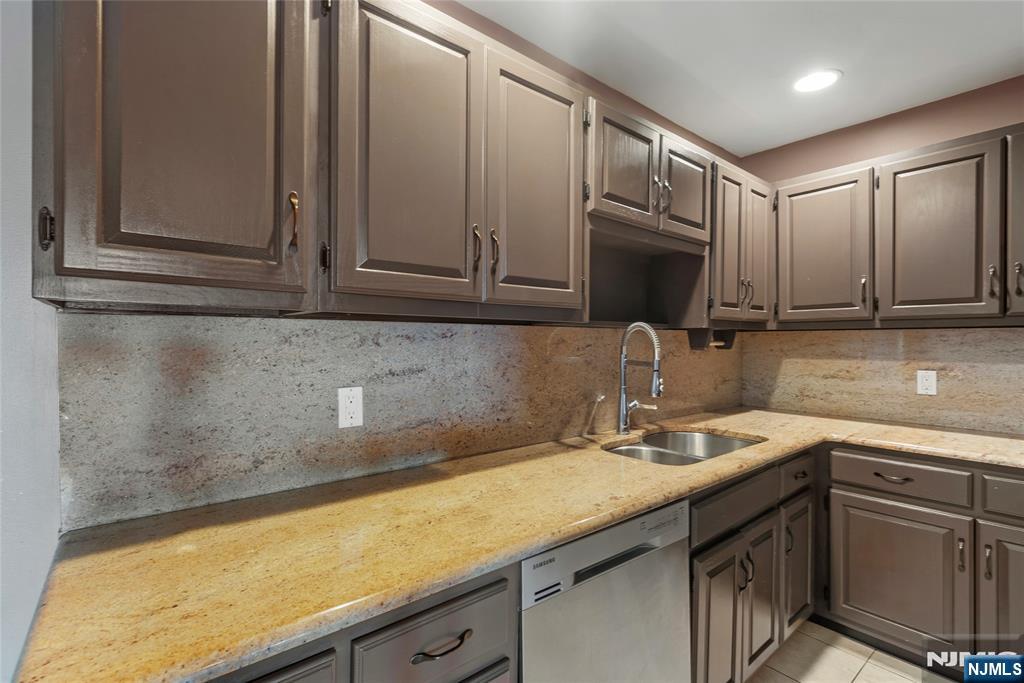 300 Gorge Road, Unit 2 Cliffside Park, NJ 07010 - Photo 7 of 43