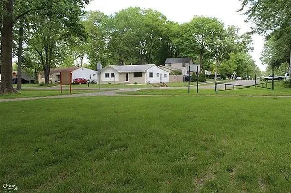 $349,900 | 655 Robinwood Drive, Troy, MI 48083