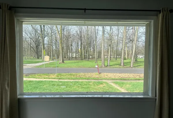 $336,900 | 655 Robinwood Drive, Troy, MI 48083