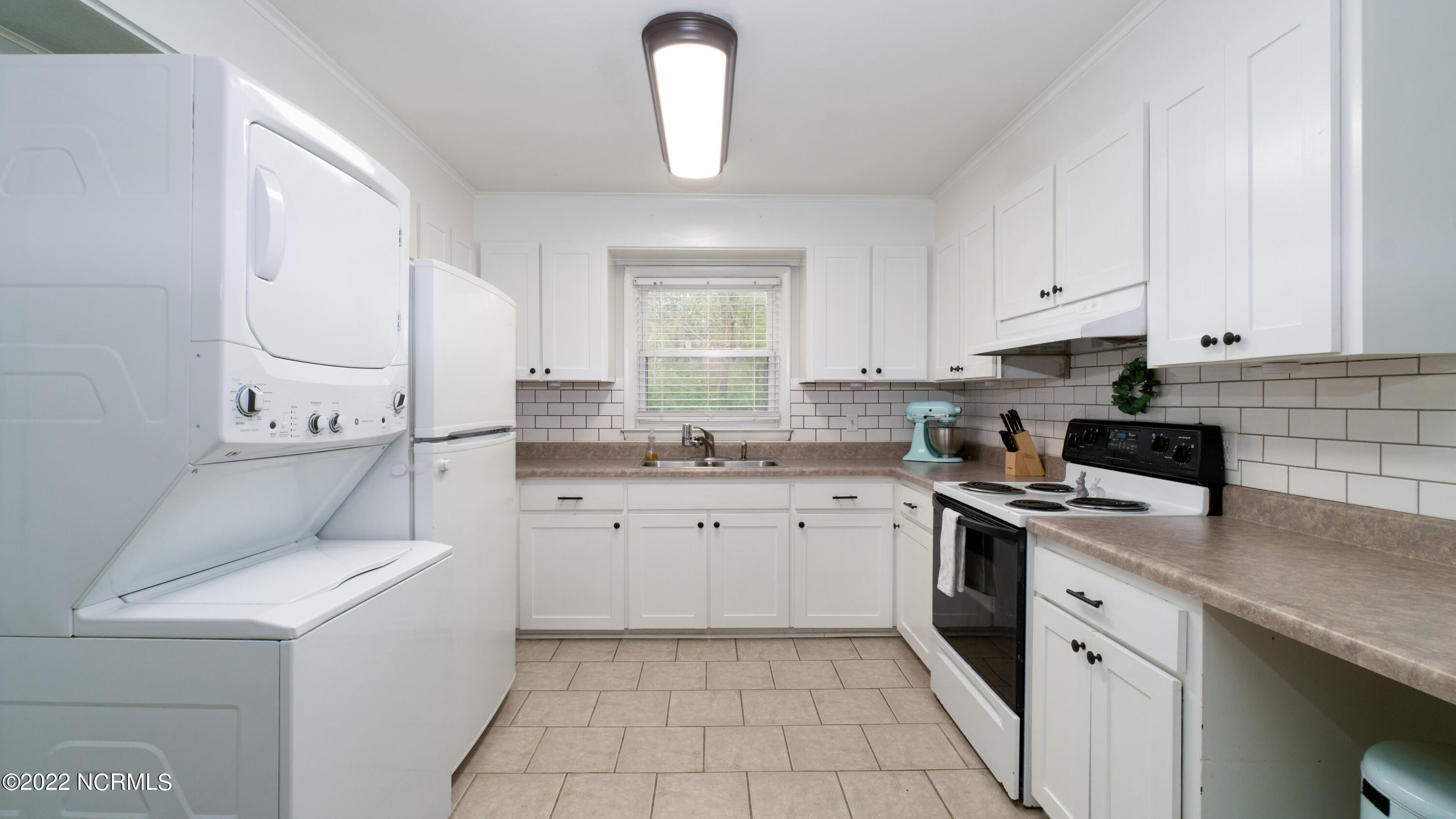 204 Cardinal Road Jacksonville, NC 28546 - Photo 19 of 24 2-3