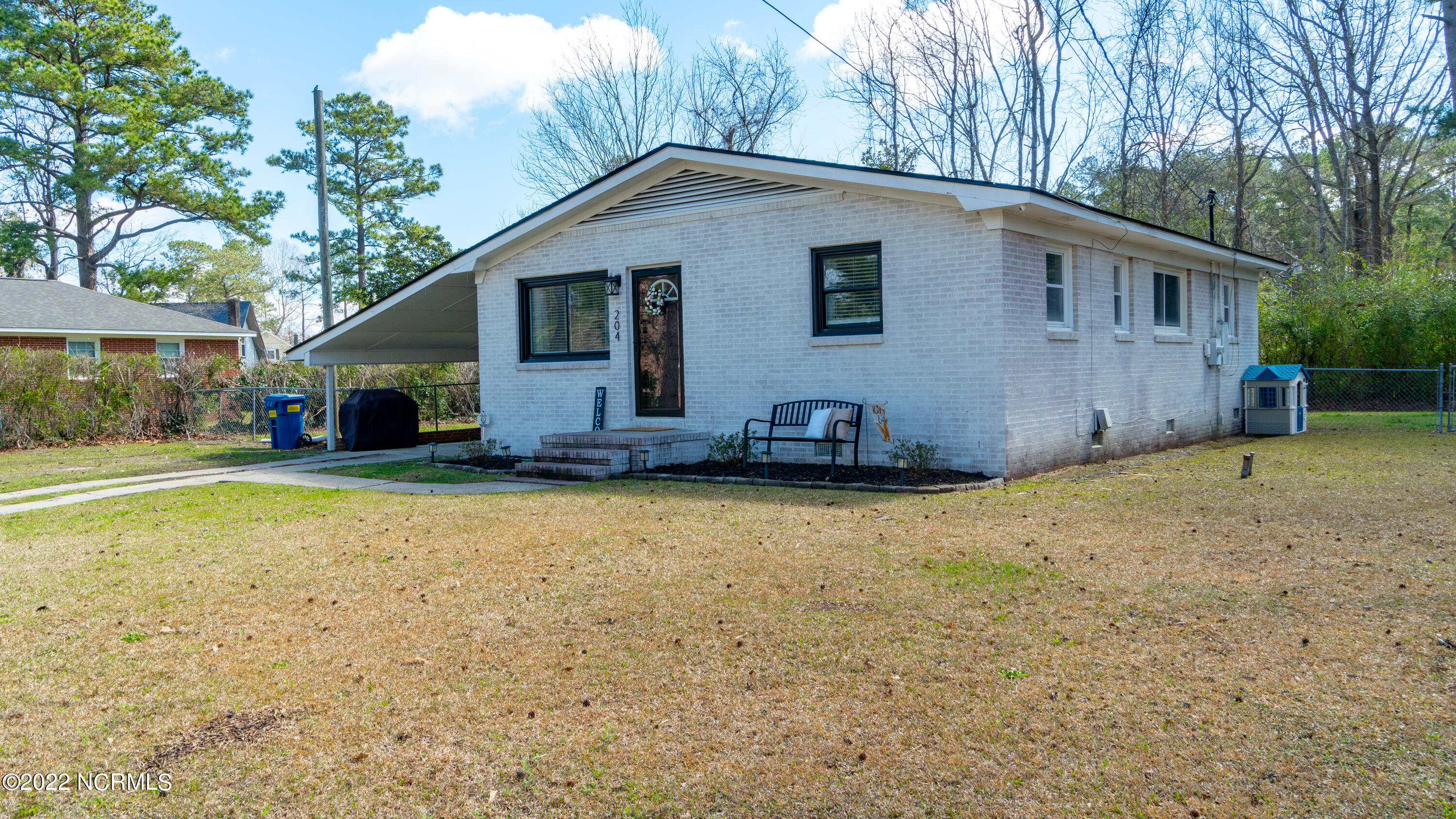204 Cardinal Road Jacksonville, NC 28546 - Photo 2 of 24 1-4