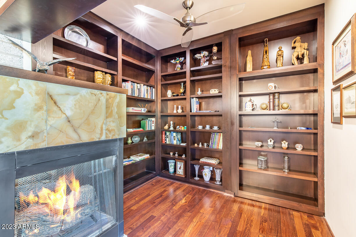 6121 North 3rd Street Phoenix, AZ 85012 - Photo 17 of 35 Library