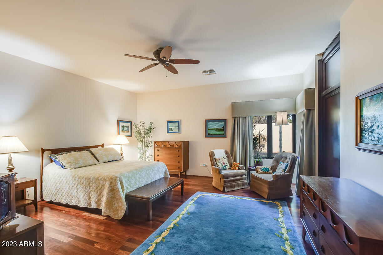 6121 North 3rd Street Phoenix, AZ 85012 - Photo 20 of 35 Primary bedroom