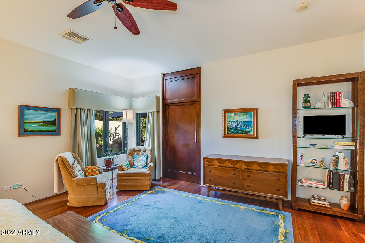 6121 North 3rd Street Phoenix, AZ 85012 - Photo 21 of 35 Primary bedroom