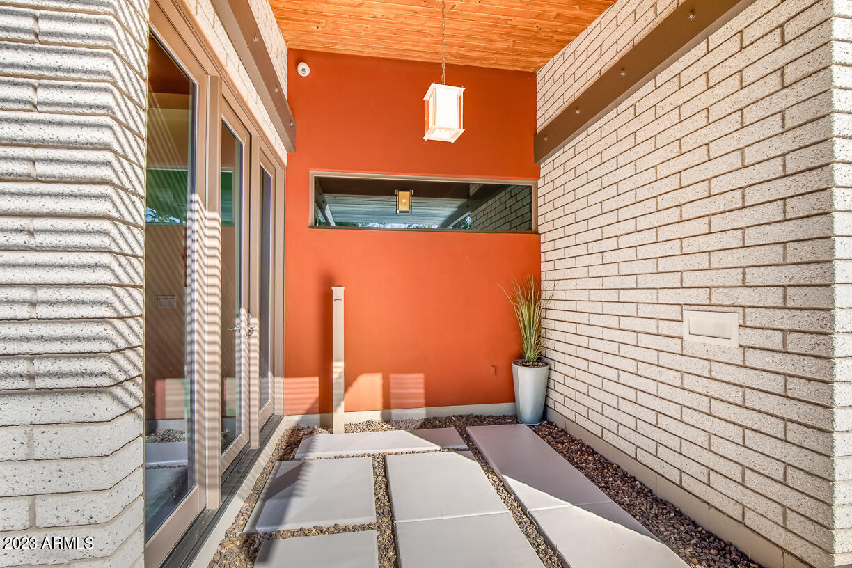 6121 North 3rd Street Phoenix, AZ 85012 - Photo 3 of 35 Entry