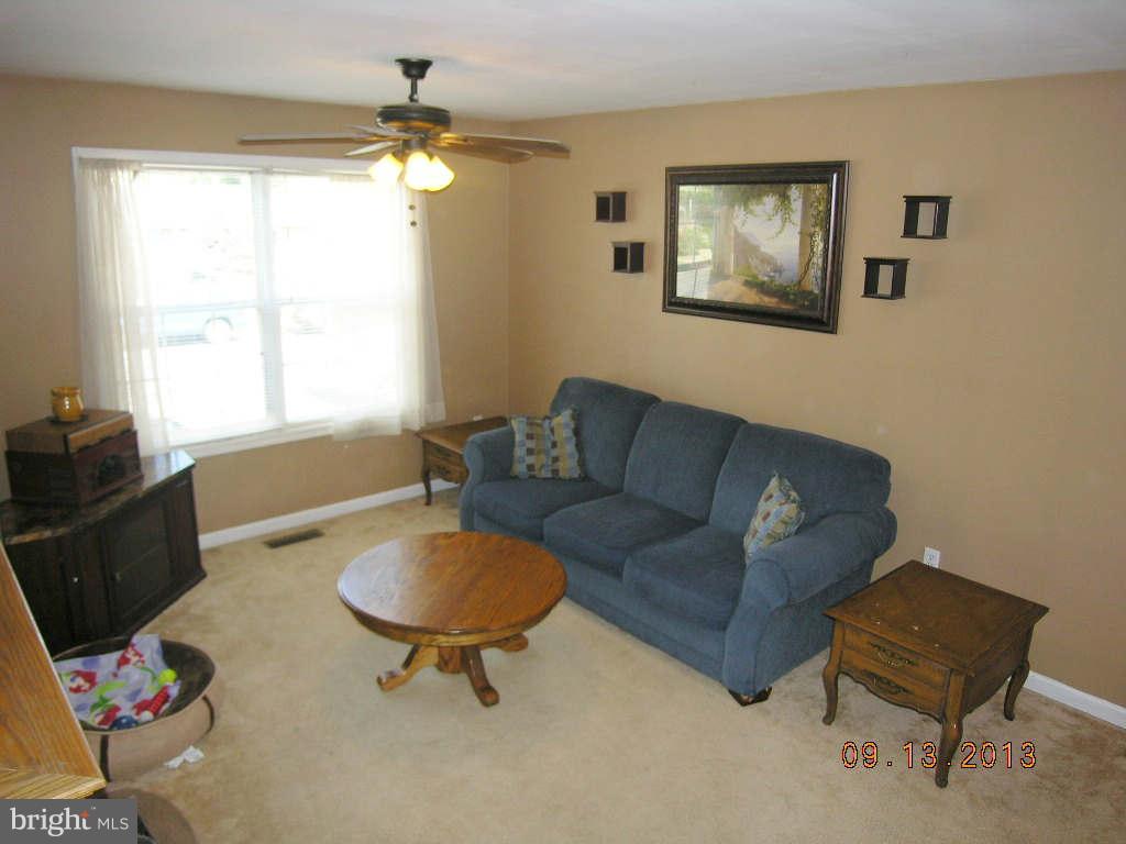 214 East 2nd Avenue Ranson, WV 25438 - Photo 3 of 17 Living Room