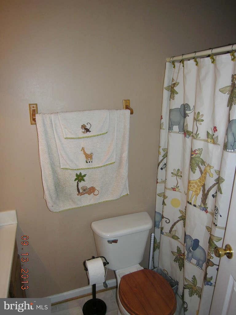 214 East 2nd Avenue Ranson, WV 25438 - Photo 7 of 17 Bath