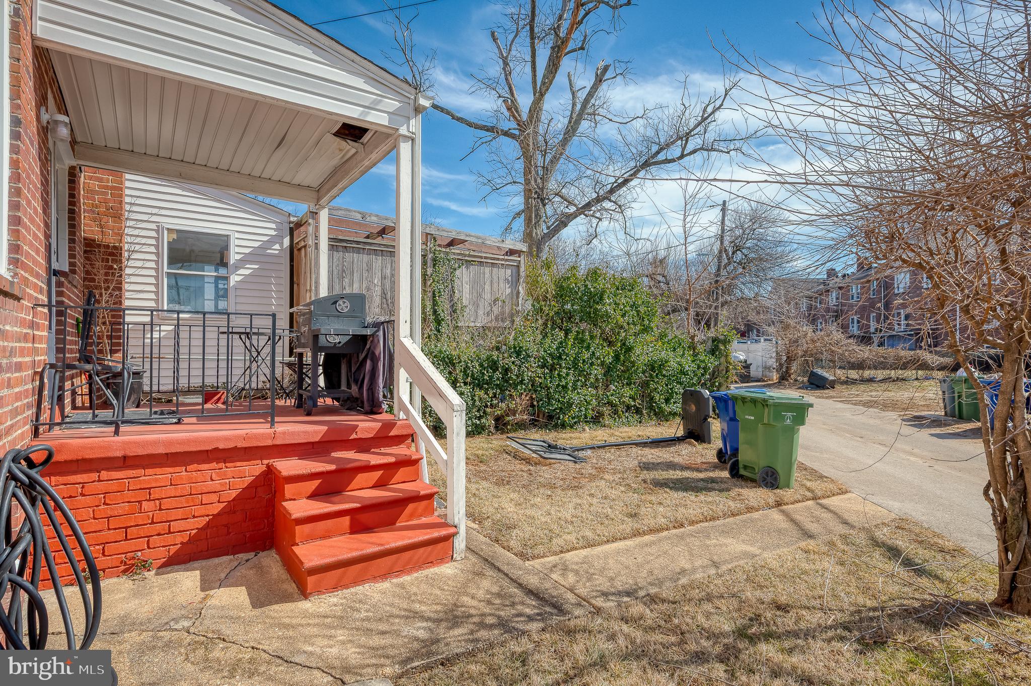 4023 Fallstaff Road Baltimore, MD 21215 - Photo 21 of 22 a backyard of a house with seating space