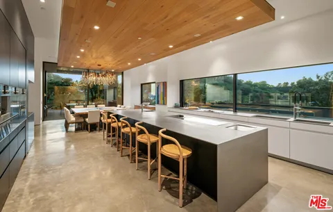 $12,000,000 | 2341 Gloaming Way, Beverly Hills, CA 90210