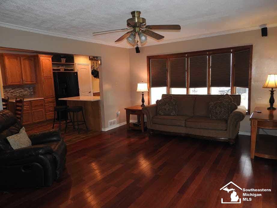 12405 Capernall Road Carleton, MI 48117 - Photo 5 of 22 Family Room