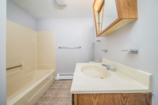115 Lois Street Springfield, MA 01109 - Photo 18 of 29