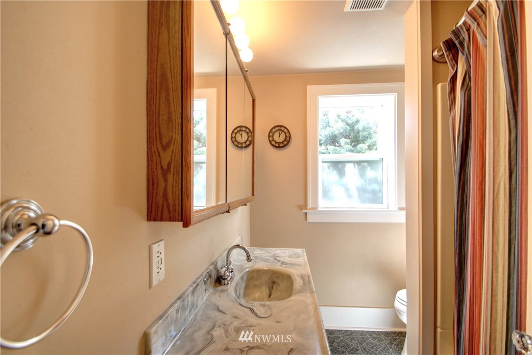604 Gardner Road Burlington, WA 98233 - Photo 11 of 24 Gallery Image 11