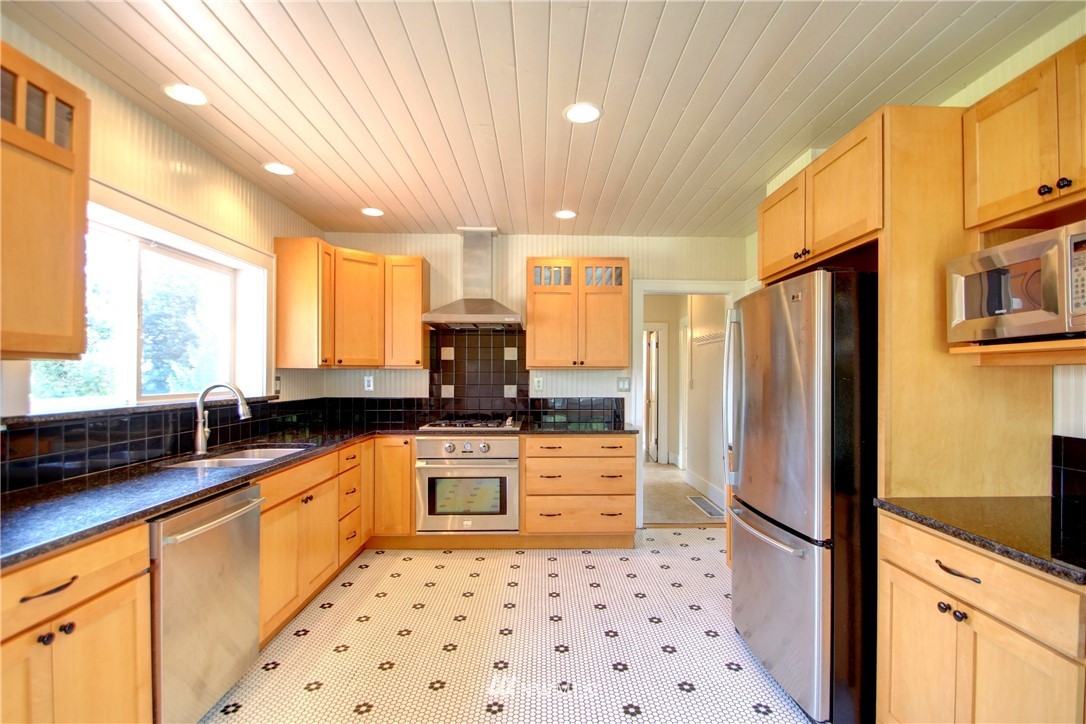 604 Gardner Road Burlington, WA 98233 - Photo 7 of 24 Gallery Image 7
