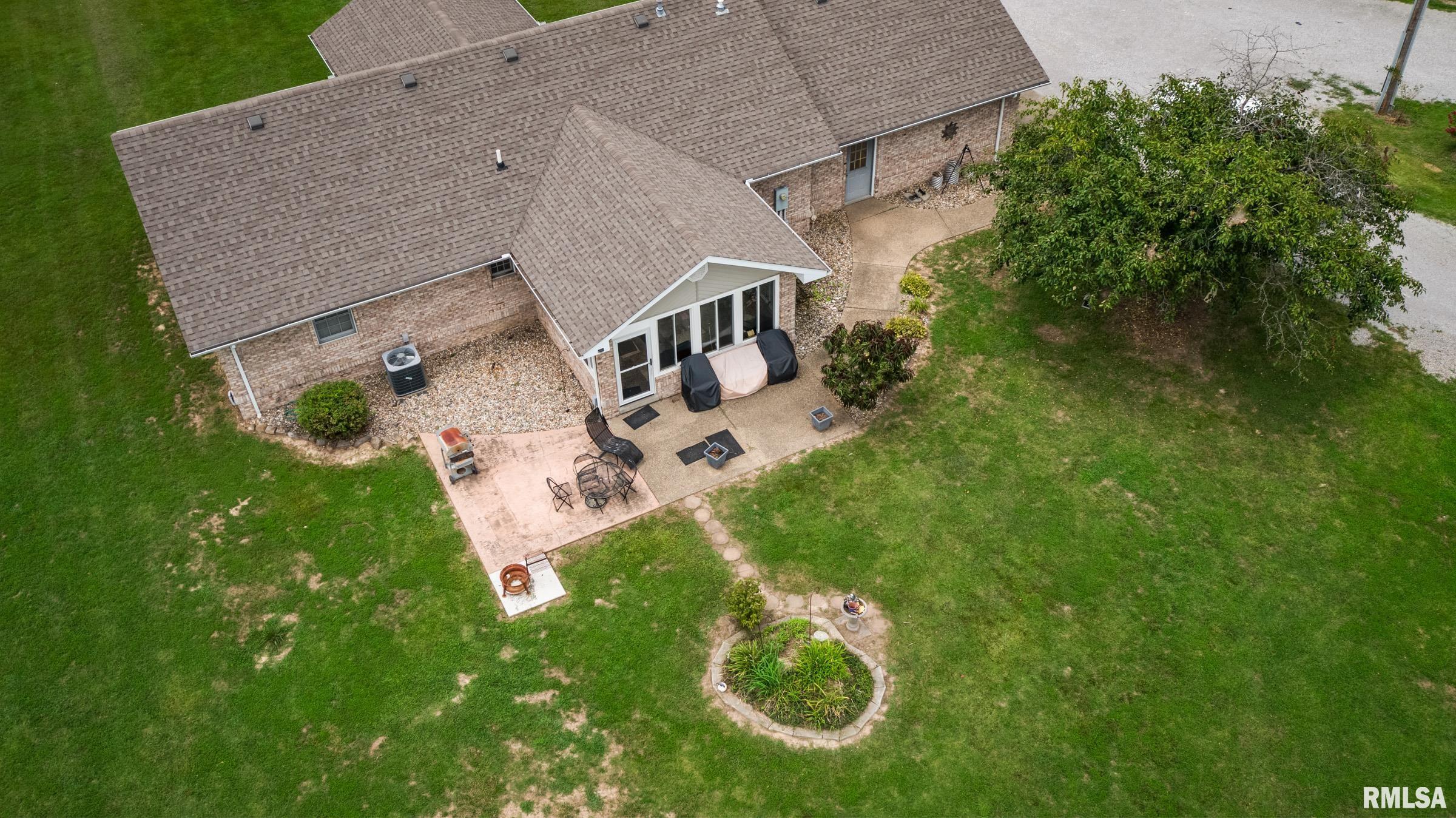 1632 Pershing Road West Frankfort, IL 62896 - Photo 26 of 34