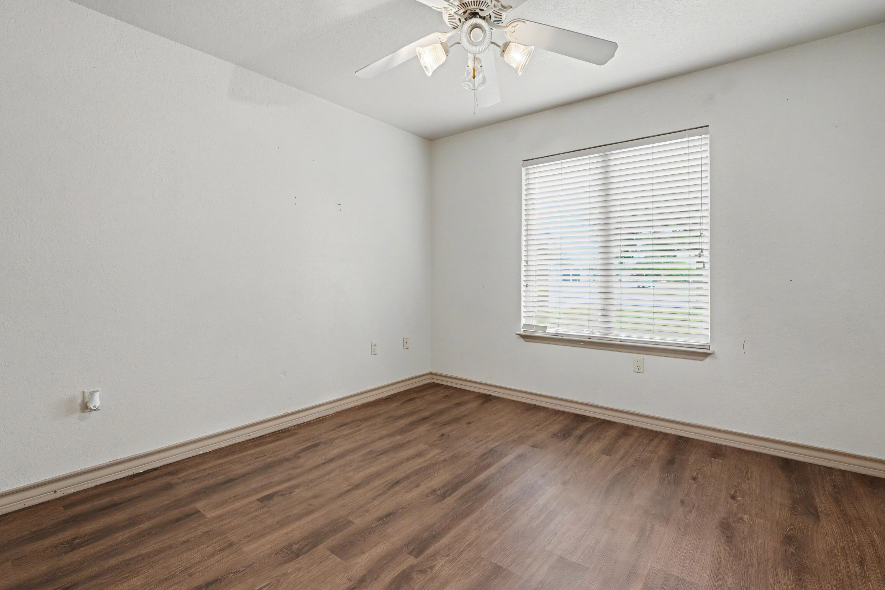805 South 23rd Street Slaton, TX 79364 - Photo 18 of 22 DSC06927
