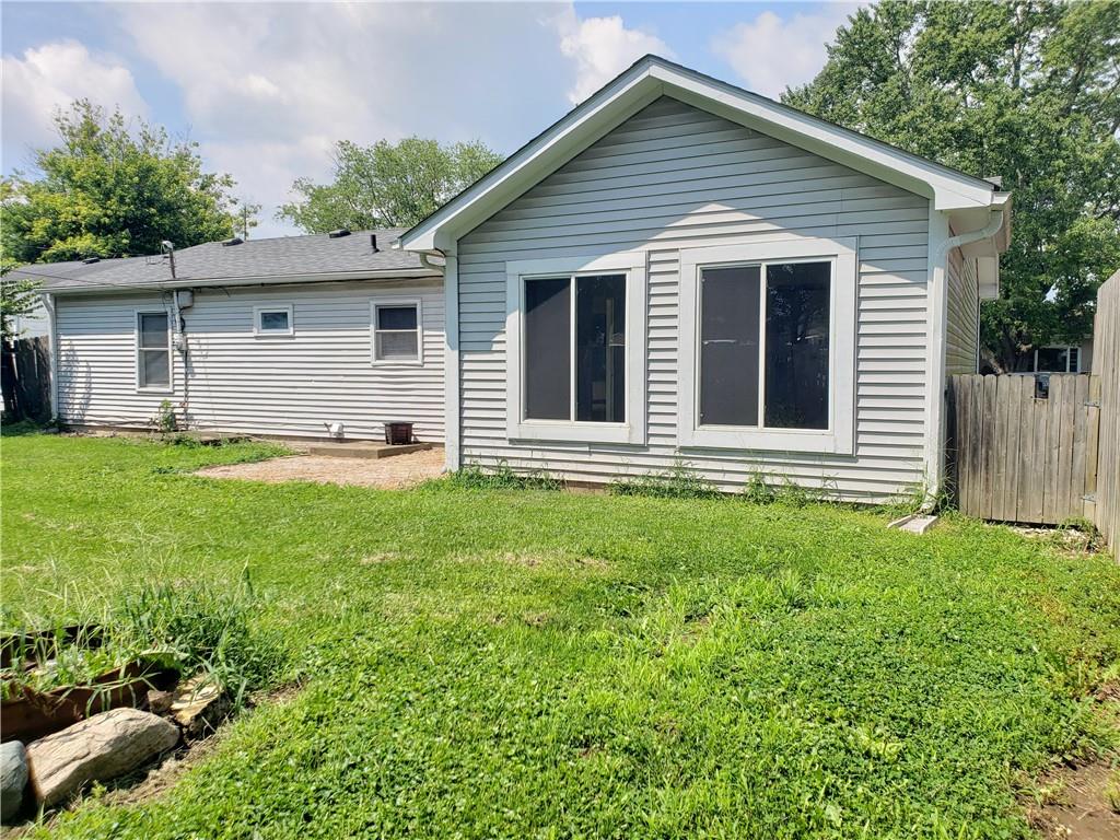 26 Eastman Road Chesterfield, IN 46017 - Photo 4 of 17