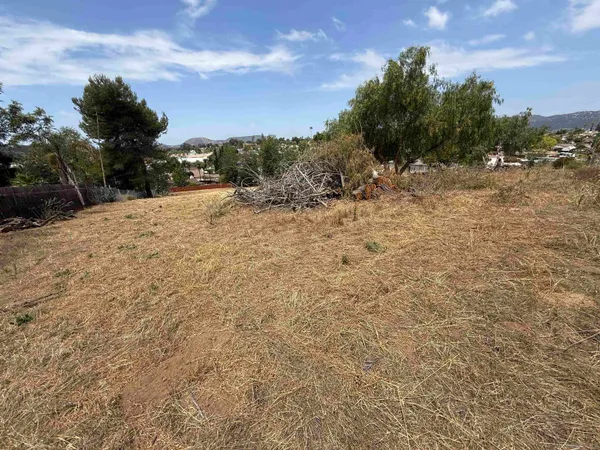 $900,000 | 1565 Montiel Road, Unit 22609269, San Marcos, CA 92069
