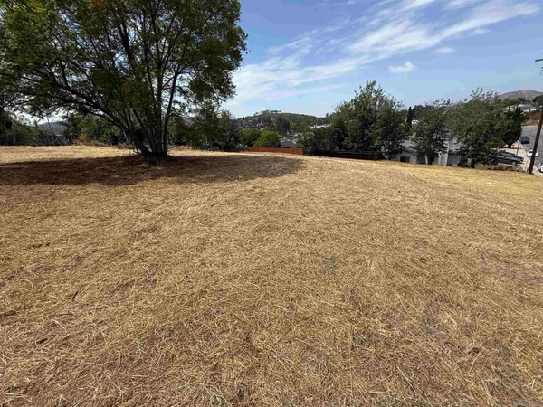 $900,000 | 1565 Montiel Road, Unit 22609269, San Marcos, CA 92069