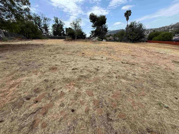 $900,000 | 1565 Montiel Road, Unit 22609269, San Marcos, CA 92069