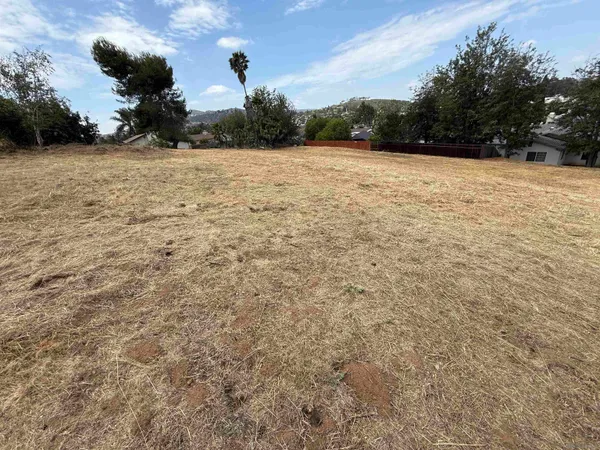 $900,000 | 1565 Montiel Road, Unit 22609269, San Marcos, CA 92069