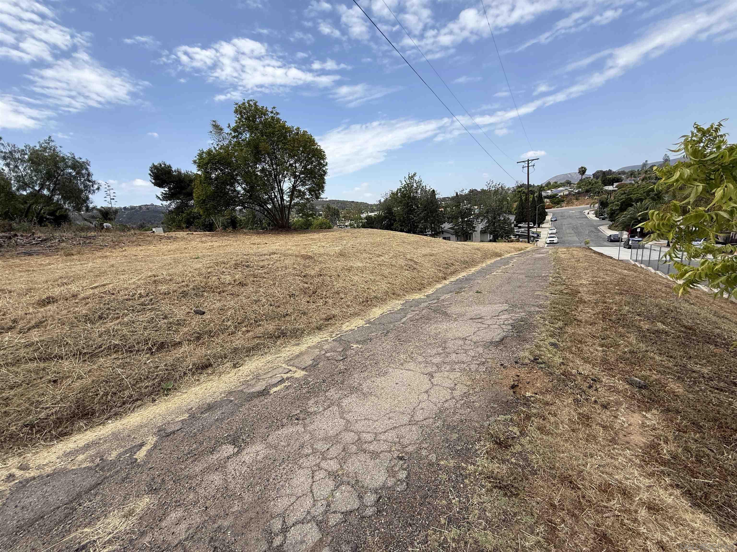 1565 Montiel Road, Unit 22609269 San Marcos, CA 92069 - Photo 5 of 21