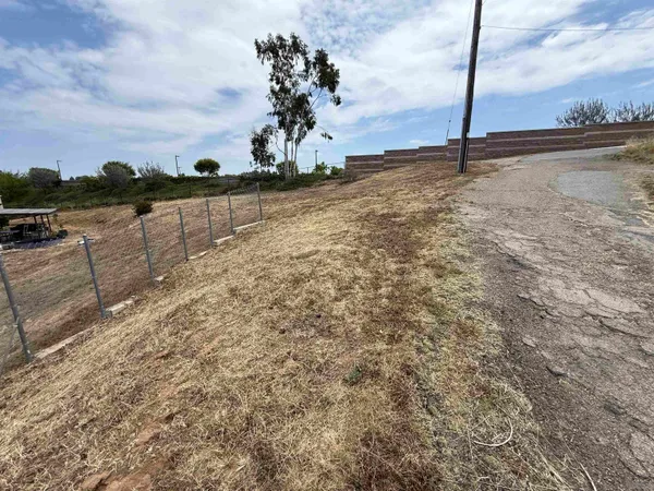 $900,000 | 1565 Montiel Road, Unit 22609269, San Marcos, CA 92069