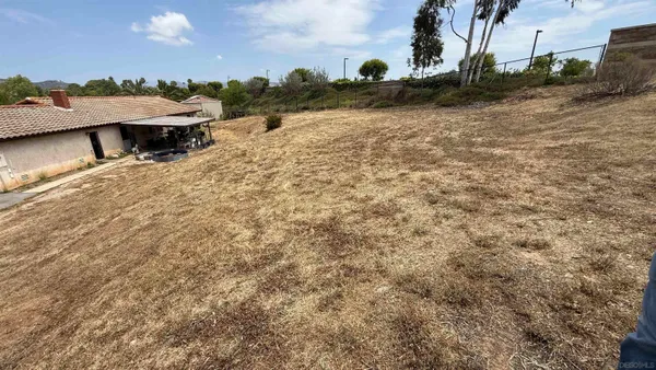 $900,000 | 1565 Montiel Road, Unit 22609269, San Marcos, CA 92069