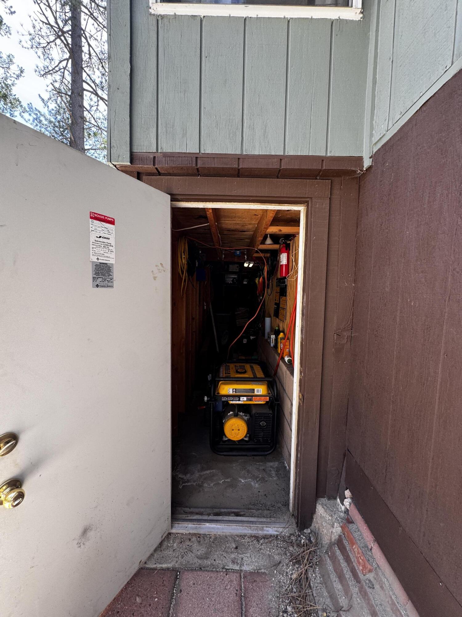 52670 Forest Rte 4S02 Idyllwild, CA 92549 - Photo 39 of 51 a view of an entryway
