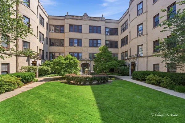 $2,450 | 906 Greenwood Street, Unit 2E, Evanston, IL 60201