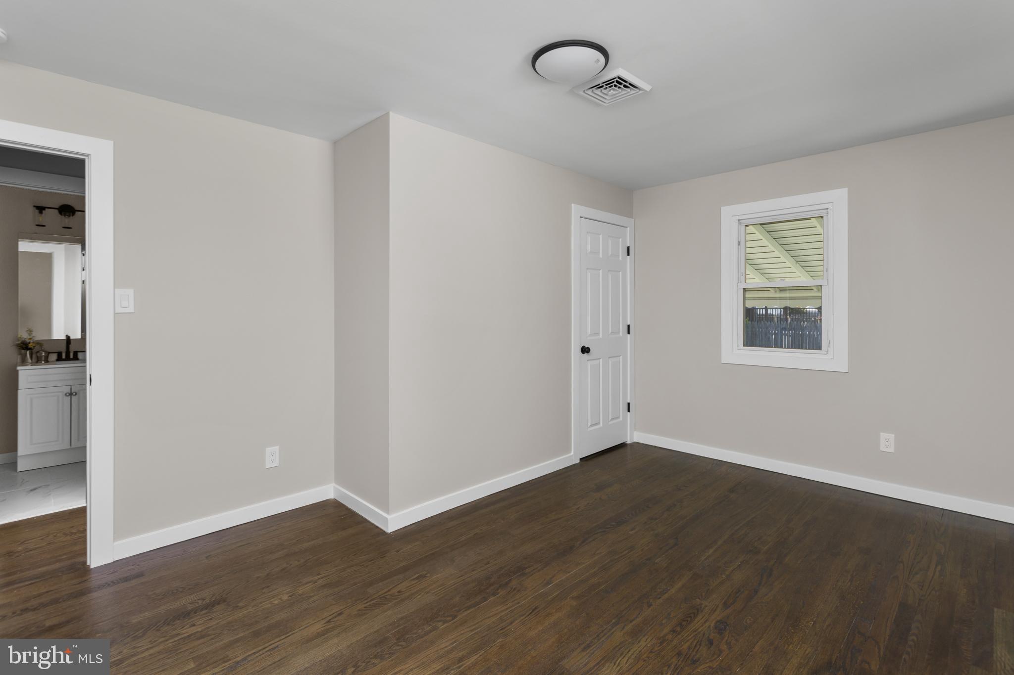 718 East Howell Street Hamilton, NJ 08610 - Photo 19 of 33