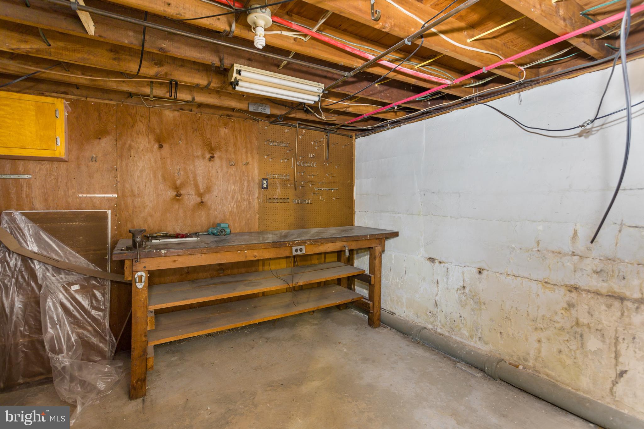 718 East Howell Street Hamilton, NJ 08610 - Photo 29 of 33