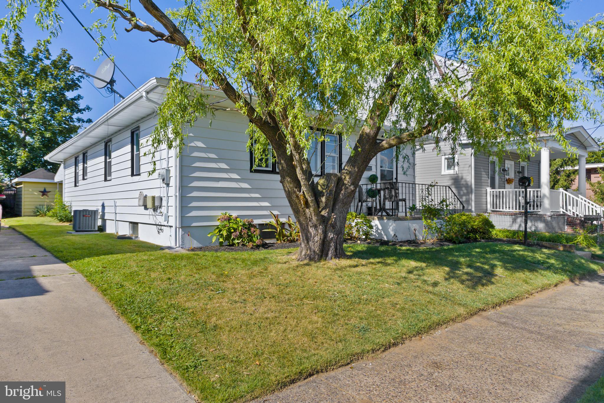 718 East Howell Street Hamilton, NJ 08610 - Photo 3 of 33