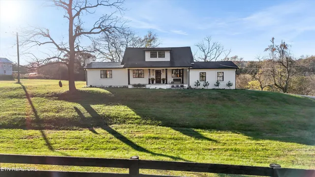 $600,000 | 7931 Dry Valley Road, Loudon, TN 37774