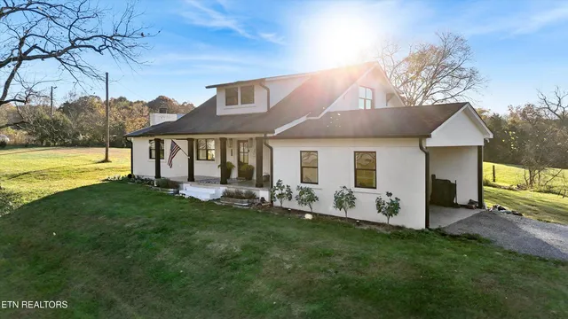 $600,000 | 7931 Dry Valley Road, Loudon, TN 37774